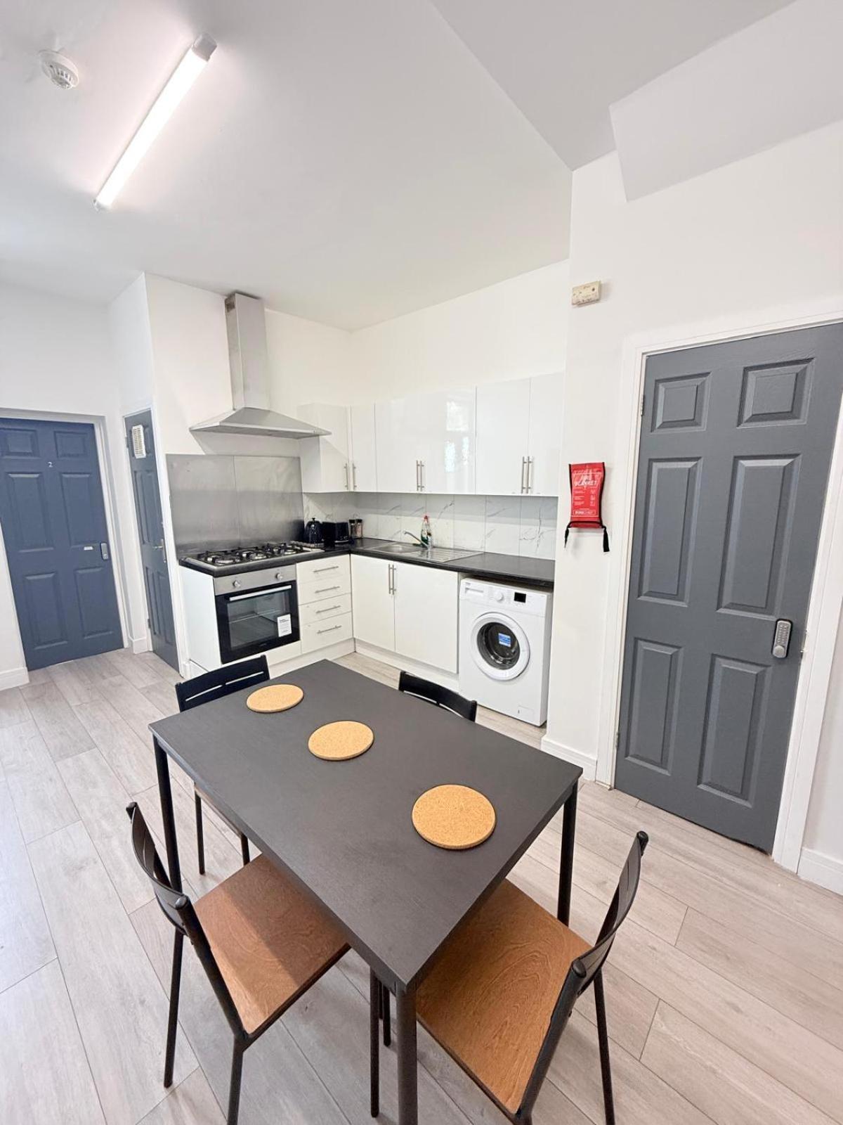 Tottenham En Suites Guest Rooms London Exteriör bild